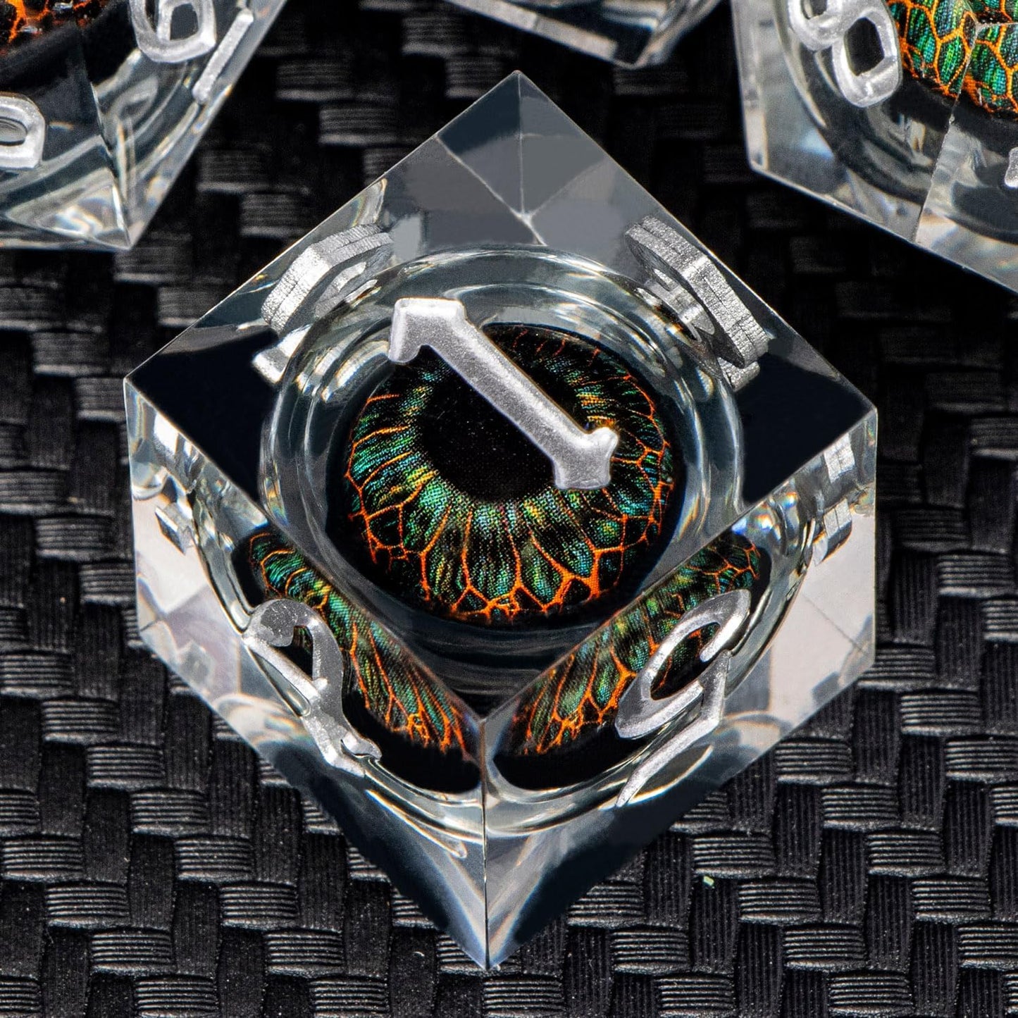 ARUOHHA DND Resin Dice Dragon Eye Dice Liquid Core Red Sharp Edged Dice Set with Gift Box, Polyhedral D and D Dice Set Role Playing Game D20 D12 D10 D8 D6 D4