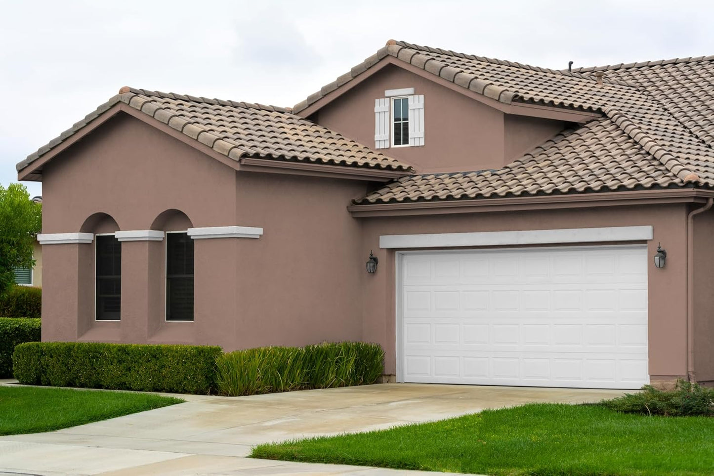 EVOLVE Paint & Primer: Environment-friendly, Low Sheen with One-coat Coverage for Interior & Exterior surfaces (Feather Brown, 1-Gallon)