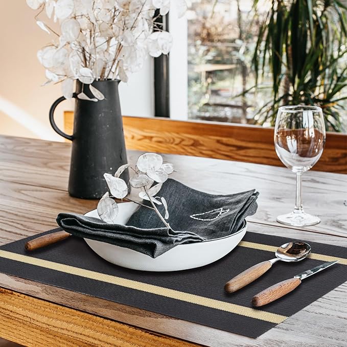Luxurious Placemats Set of 8,Vinyl Table Place Mats Stain Resistant Foldable Placemats Washable Wipeable Placemat for Kitchen Dining Table Decoration Indoor Outdoor (Black)