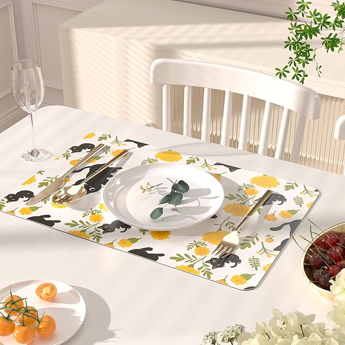 QIYI Placemats Set of 6, 12x18 Inch Faux Leather Place Mats for Kitchen Dinning, Heat Resistant Anti Slip Flower Table Mats, Waterproof Wipeable Washable Placemat Party Table Décor, Cute Black Kittens