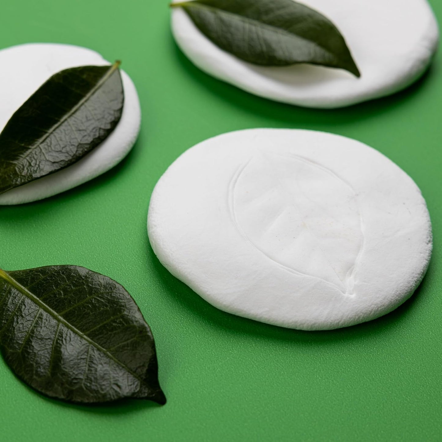 White Air Dry Foam Clay Total 8oz - Super Soft Modeling Clay for Kids Age 3-12, Ultra Light, Safe & Non-Toxic Molding Clay, Perfect for Arts & Crafts, Gift for Boys and Girls, 24-Set of 0.33oz Bags