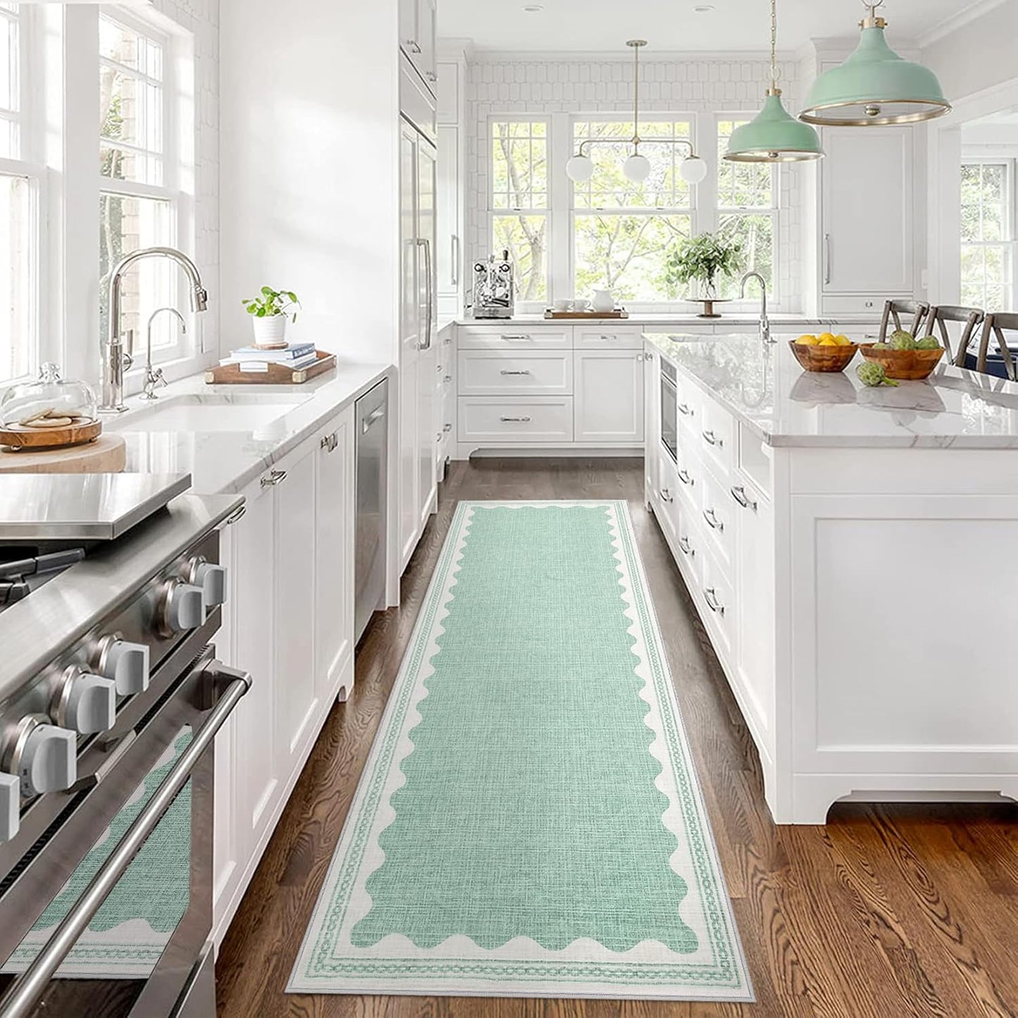 Scalloped Rug 2.5x8 Runners for Hallways, Solid Green Runner Rugs Non Slip Scalloped Bath Runner, Washable Mat for Bedroom Girls, Rugs for Kitchen Floor Soft Dorm Nursery Carpet for Bedside