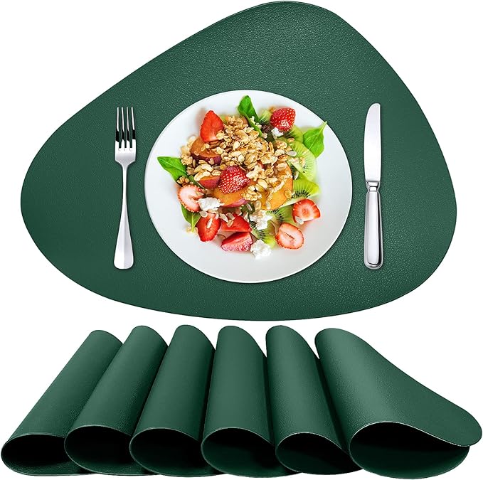 Herda Table Placemats Green Faux Leather Placemats Set of 6 Wipeable Washable Placemats for Round Table for Kitchen Dining Patio Outdoor Indoor Holiday Place Mat Christmas Table Mat