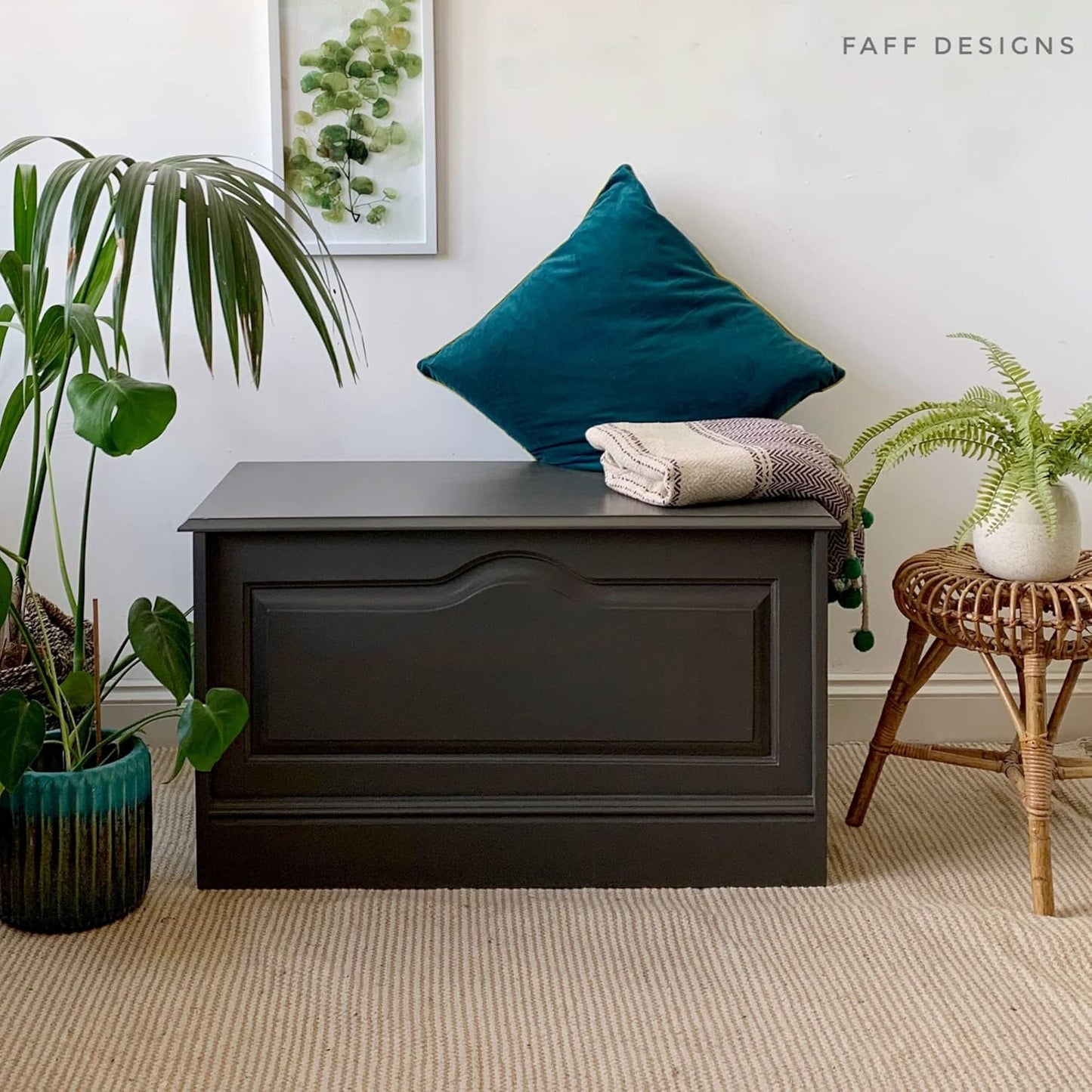 Dixie Belle Paint Company Chalk Finish Furniture Paint - Gravel Road (32oz) - Matte Warm Gray Chic Chalk Mineral DIY Furniture Paint