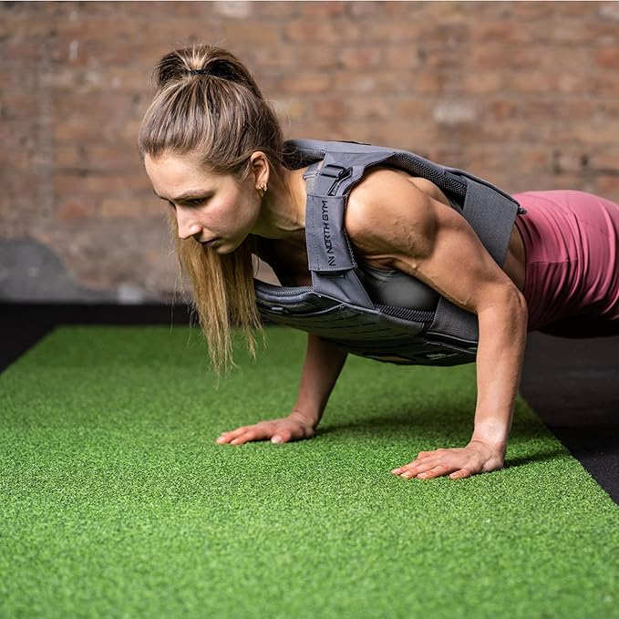 Northgym Adjustable Weighted Vest/Incl. 3D Weight Plates in 14lbs / 20lbs/ 30lbs/ 42.5lbs - Optimized Weight Distribution and with Curved Plates for Running, Functional Training and Working Out