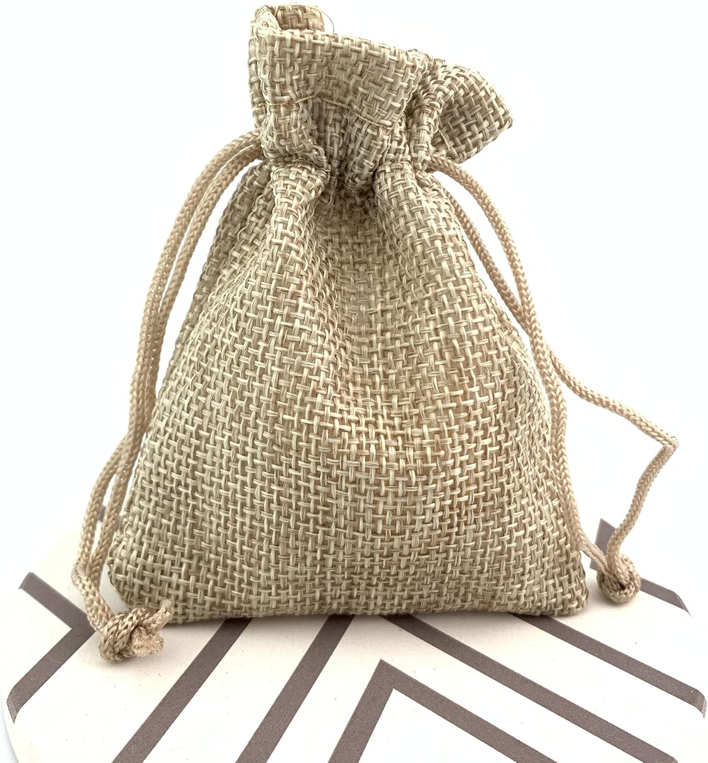 Palmhomee Pack of 25 Burlap Gift Bags with Drawstring Linen Jewelry Pouches Wedding Hessian Jute Bags for Birthday and Treat Pouches Party Wedding Favors Gift (2.8x3.6 Inch, Burlap)