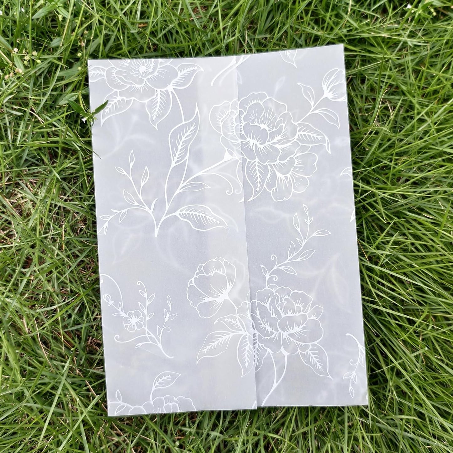 SWANGSA 100 Pack Vellum Jackets for 5x7 Invitations, Elegant White Rose Vellum Paper, 115GSM Translucent Invitation Sleeve Wraps for Wedding Bridal Baby Shower Birthday Envelopes