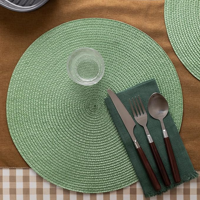 Round Placemats Set of 12 Plastic Woven Placemats Washable Wipeable Table Mats for Dining Table Heat Resistant Non-Slip Circle Place Mats (Green)
