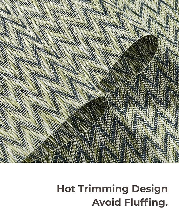 Leetaltree Green Placemats Set of 8 - Heat Resistant Non-Slip Place mats for Dining Table, Washable Durable PVC Vinyl Woven Table Mats（Green Zigzag, 8）