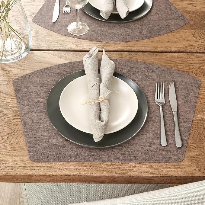 Round Table Placemats Set of 4, Faux Leather Wedge Shape Place Mats Heat Resistant Wipeable Washable Table Mats for Dining Outdoor Indoor, Brown