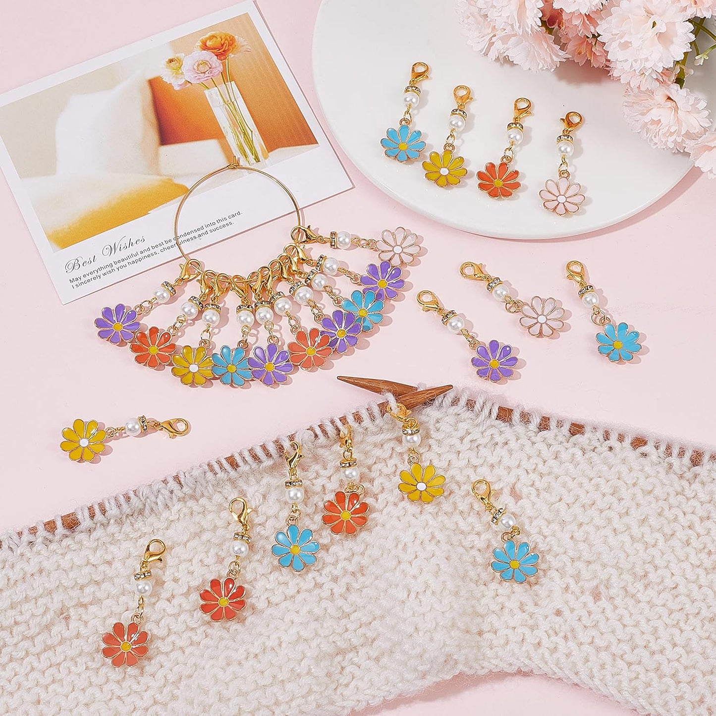 SUNNYCLUE 1 Box 30Pcs Stitch Markers Crochet Stitch Marker Daisy Flower Charms Pearl Beads Zipper Pull Clip On Removable Lobster Claw Clasp Charm Locking Knitting Markers for Weaving Sewing Quilting