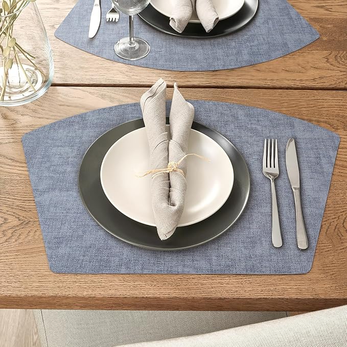 Round Table Placemats Set of 4, Faux Leather Wedge Shape Place Mats Heat Resistant Wipeable Washable Table Mats for Dining Outdoor Indoor, Blue