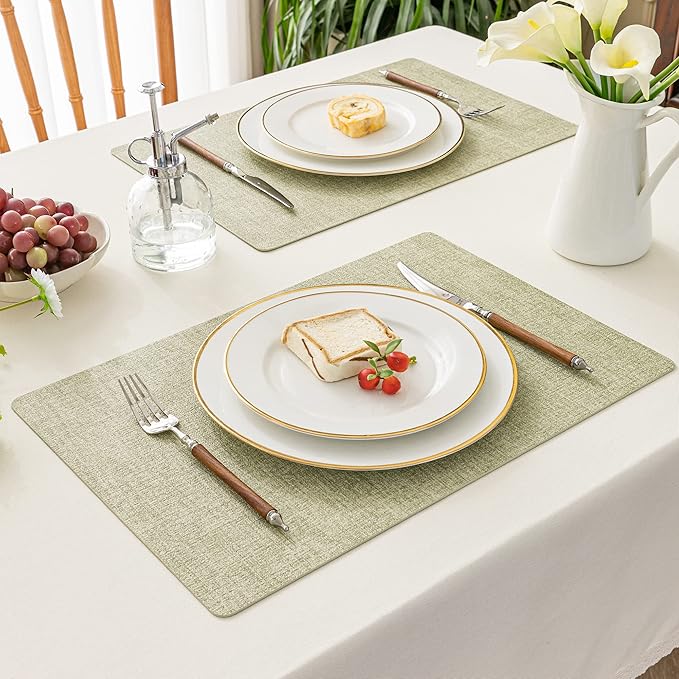 Romanstile Vinyl Placemats Set of 4-12 X 17 Inch - Heat Resistant Place Mats 100% Waterproof Oilproof Wipeable Reversible Faux Leather Table Mats for Kitchen, Dining, Party, Outdoor, Grass Green