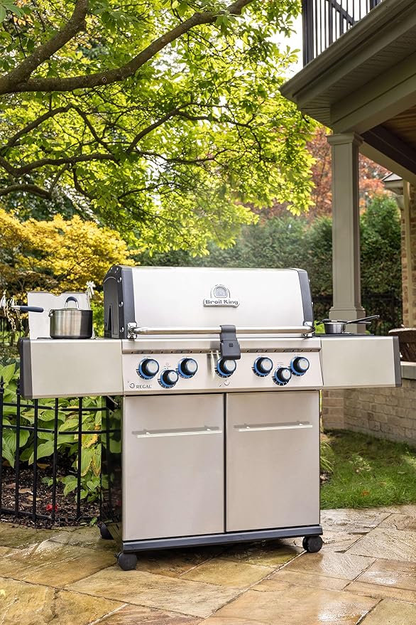 Broil King 958944 Regal S 590 Pro IR Propane Gas Grill, 5-Burner, Stainless Steel