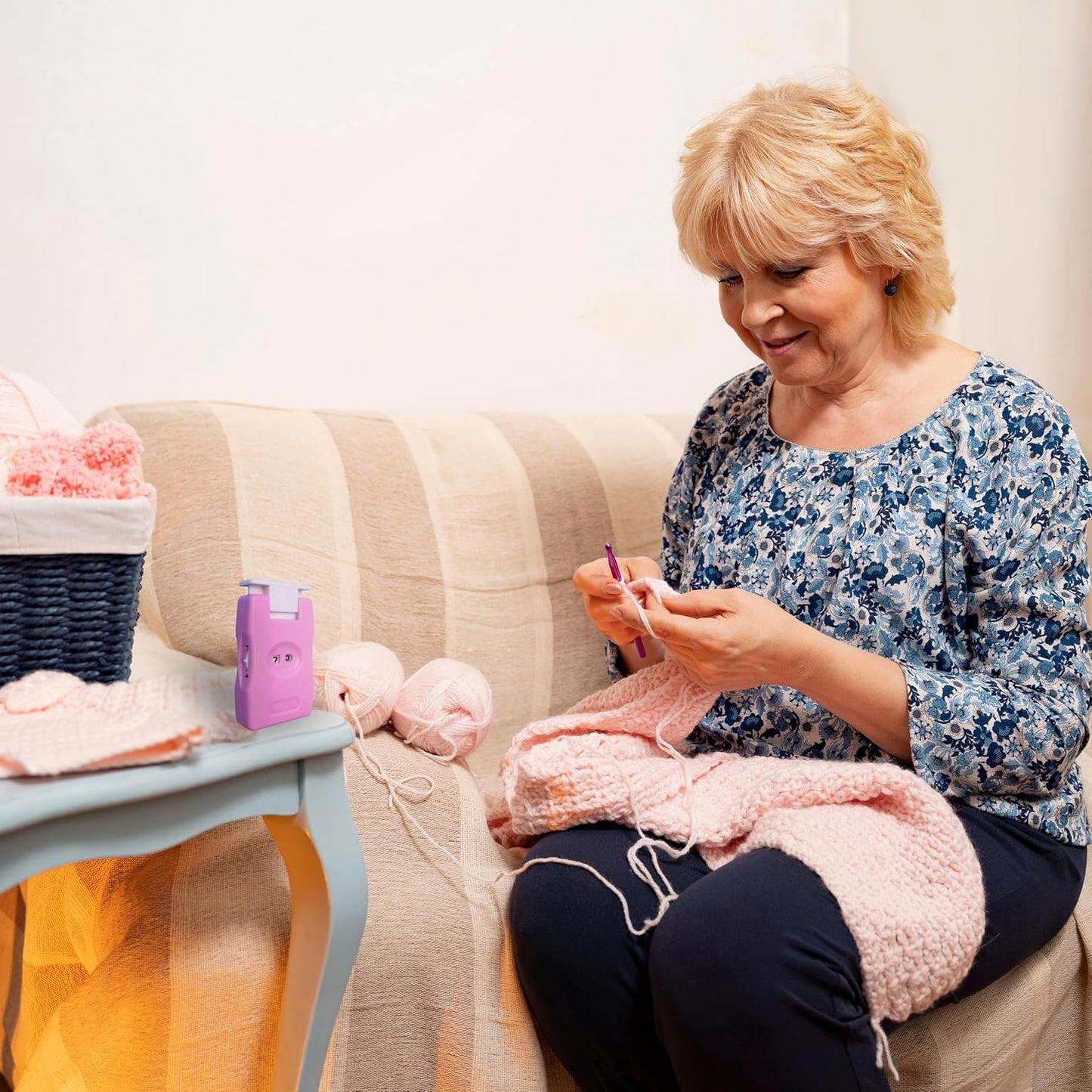 2 Pieces Knitting Counters, Knitting Needle Marking Tool, Plastic Knitting Stitch Counter, Crochet Yarn Row Counter Pink